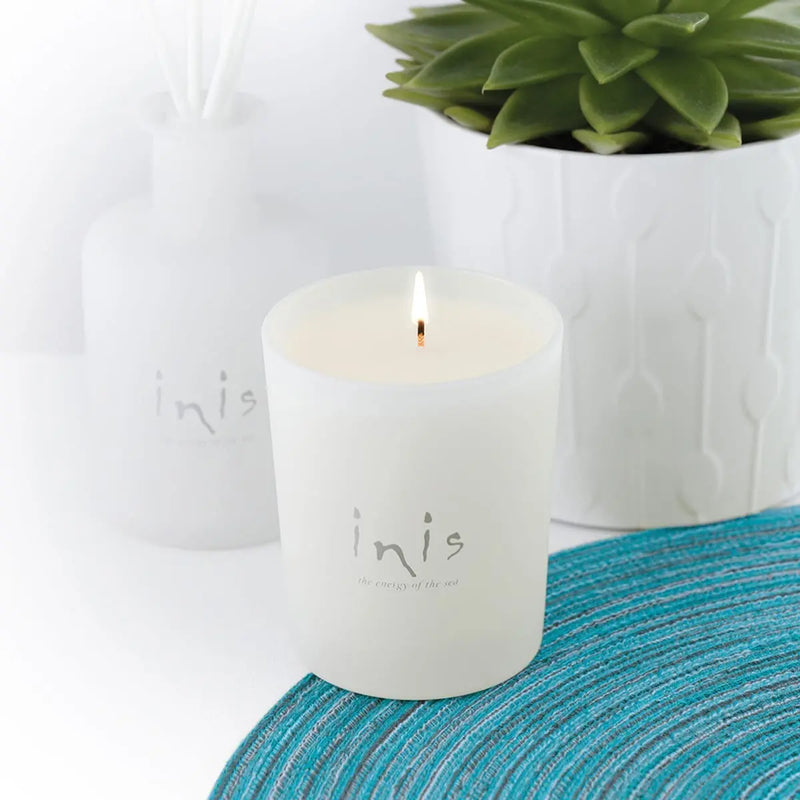 inis Scented Candle lit